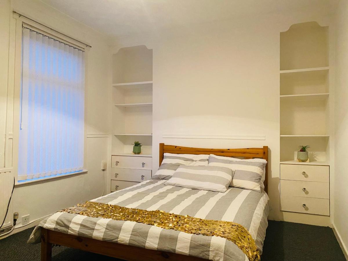 ליברפול Entire 3 Bedroom House- Free Parking מראה חיצוני תמונה